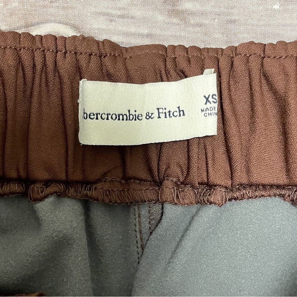 Abercrombie Fitch Brown Vegan Leather Tapered Hi Waisted Elastic Waistband Pants - Picture 8 of 10